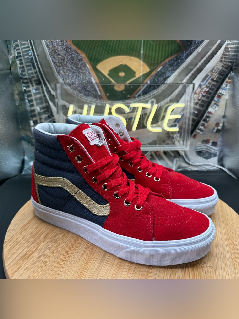 Vans Sk8-Hi Marvel Captain Marvel Unisex Mens 6/ Womens 7.5